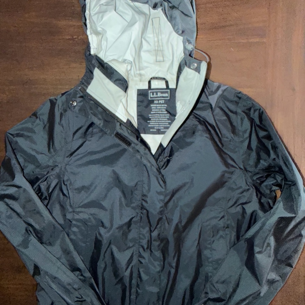 L.L. Bean Women's Black Rain Jacket TEK Hooded Full Zip Size XS PETITE